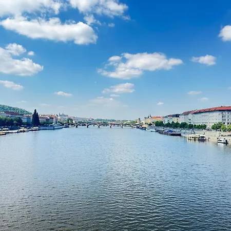 Free Parking - Cozy Near Vysehrad Railway Bridge